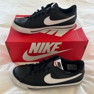 Youth Nike Court Legacy sneakers